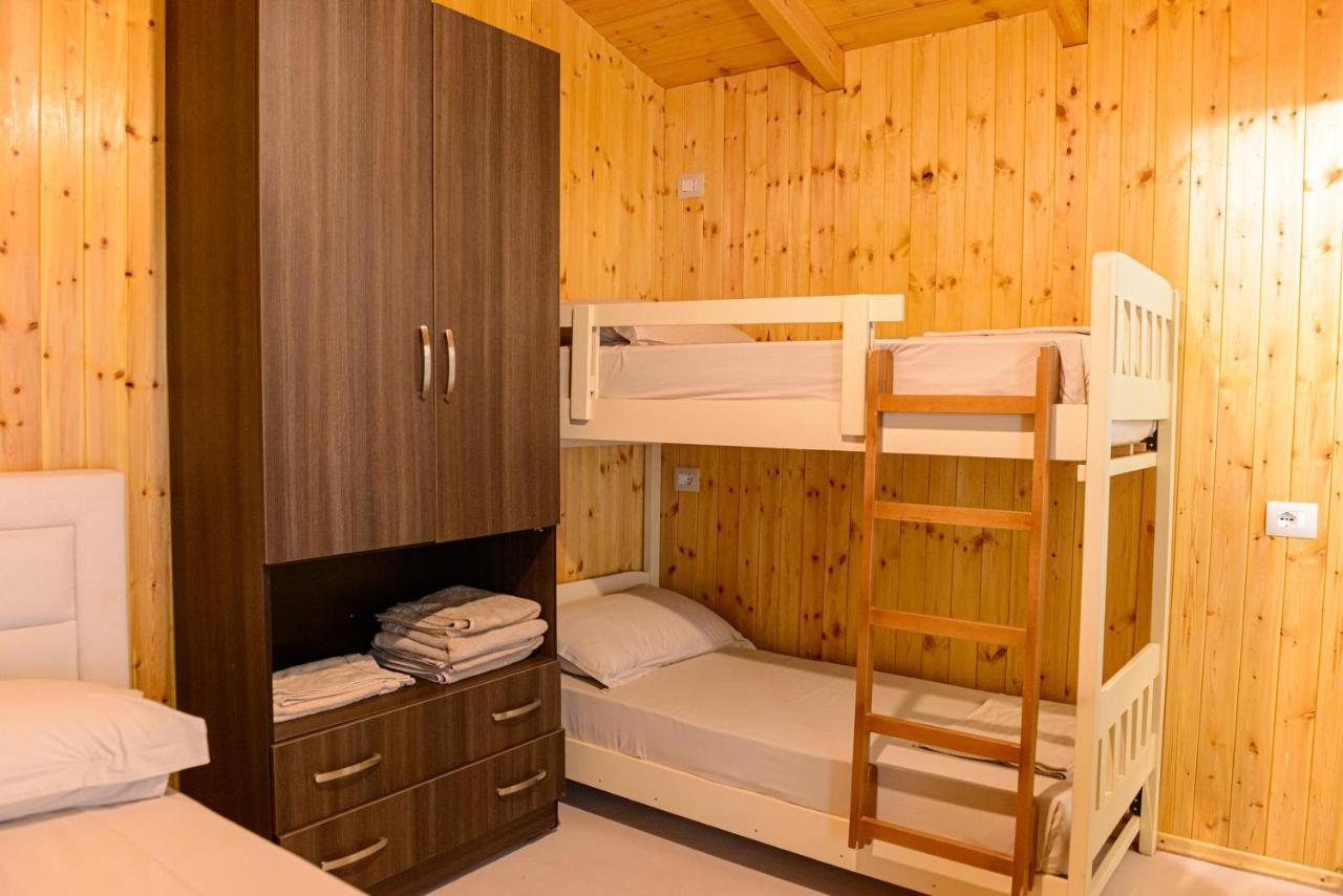 Ecuador Resort Zvernec Екстер'єр фото