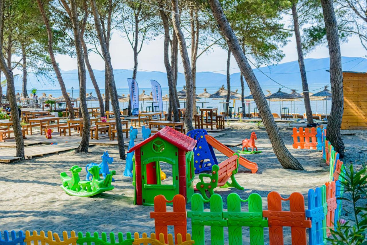 Ecuador Resort Zvernec Екстер'єр фото