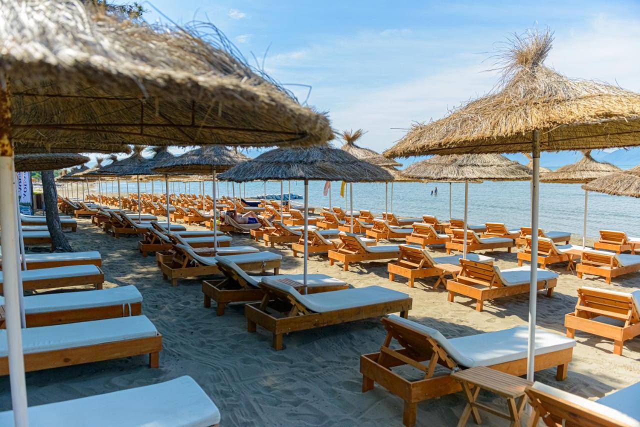 Ecuador Resort Zvernec Екстер'єр фото