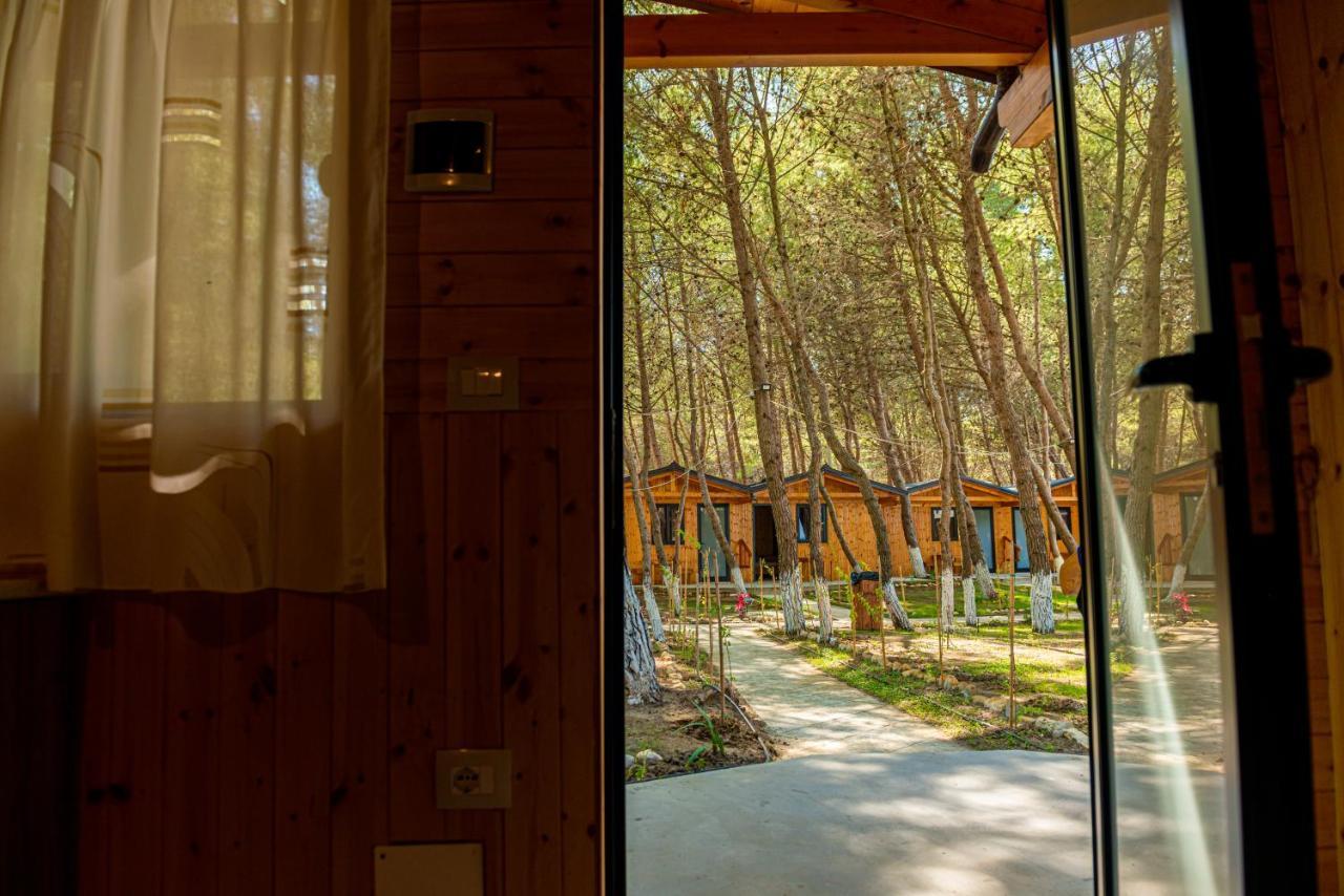 Ecuador Resort Zvernec Екстер'єр фото