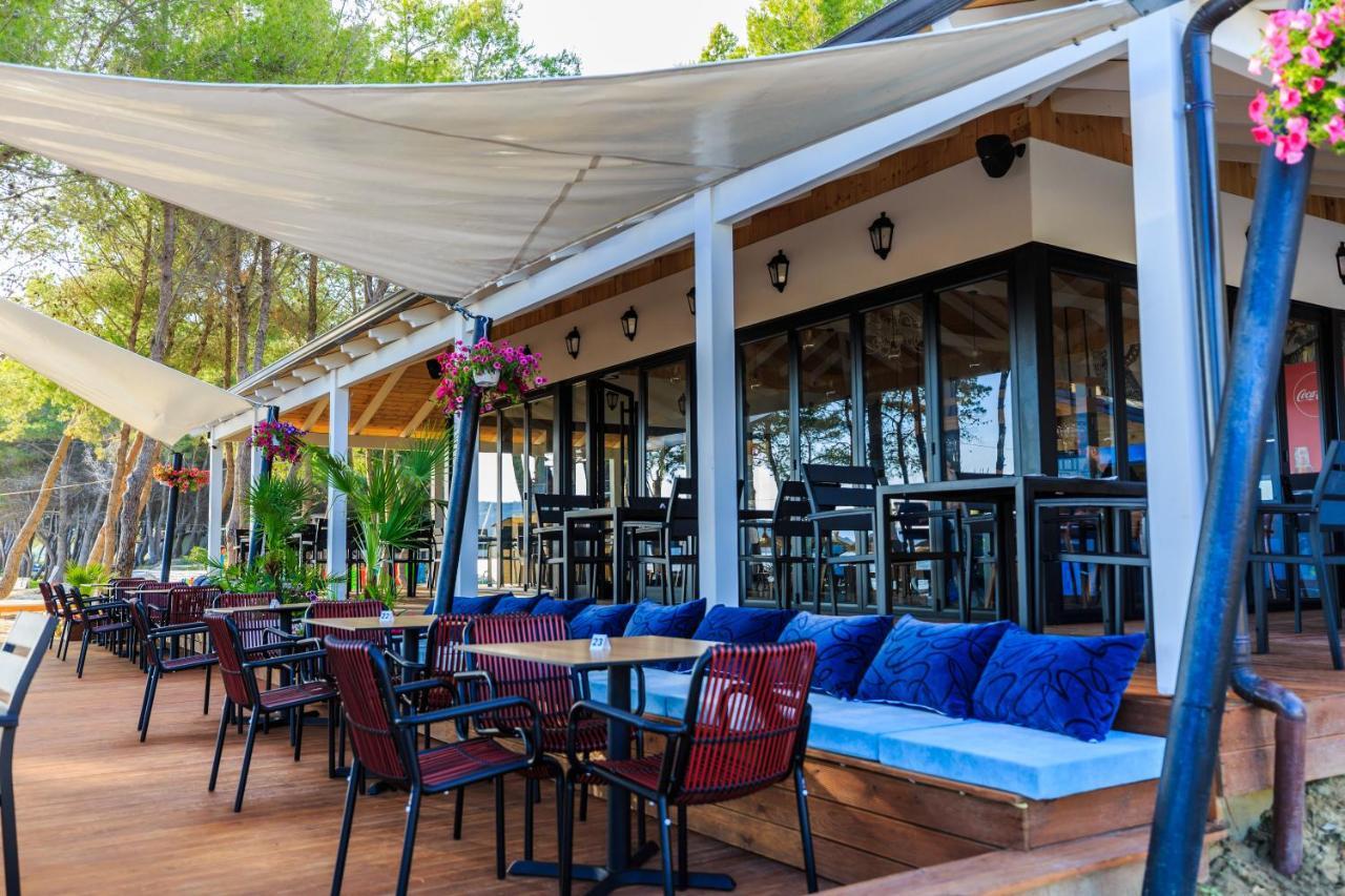 Ecuador Resort Zvernec Екстер'єр фото