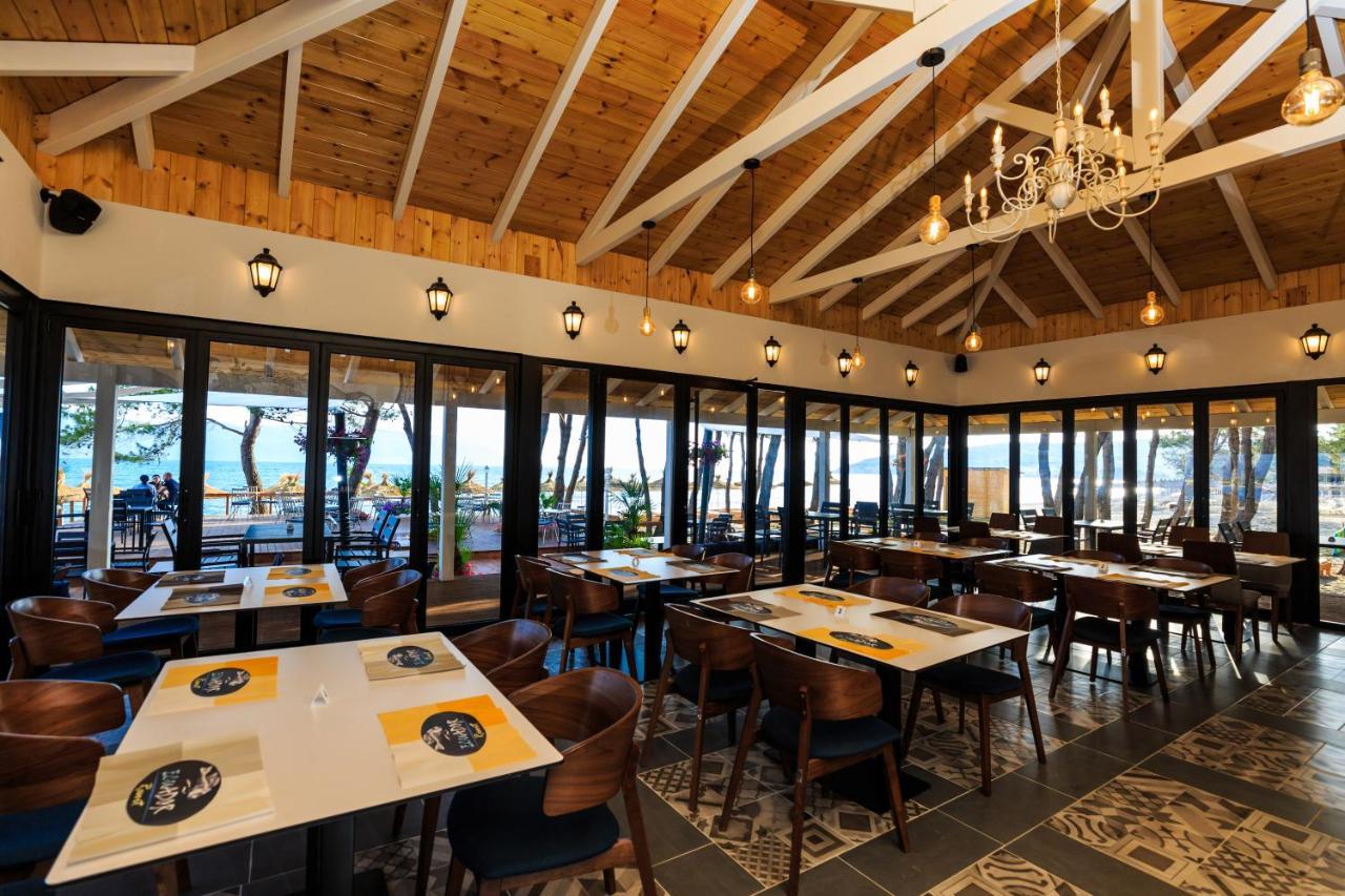 Ecuador Resort Zvernec Екстер'єр фото