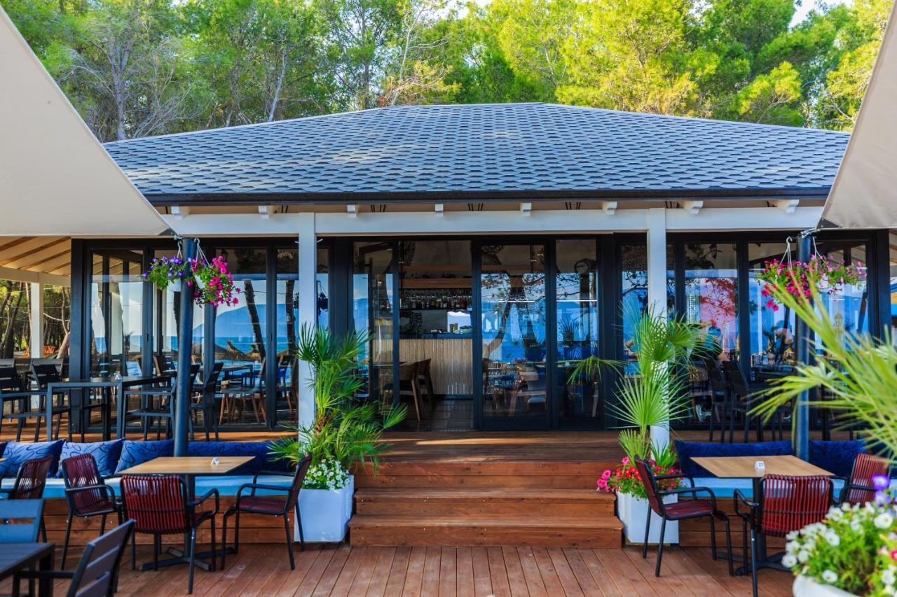 Ecuador Resort Zvernec Екстер'єр фото
