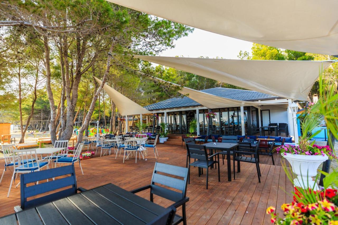 Ecuador Resort Zvernec Екстер'єр фото
