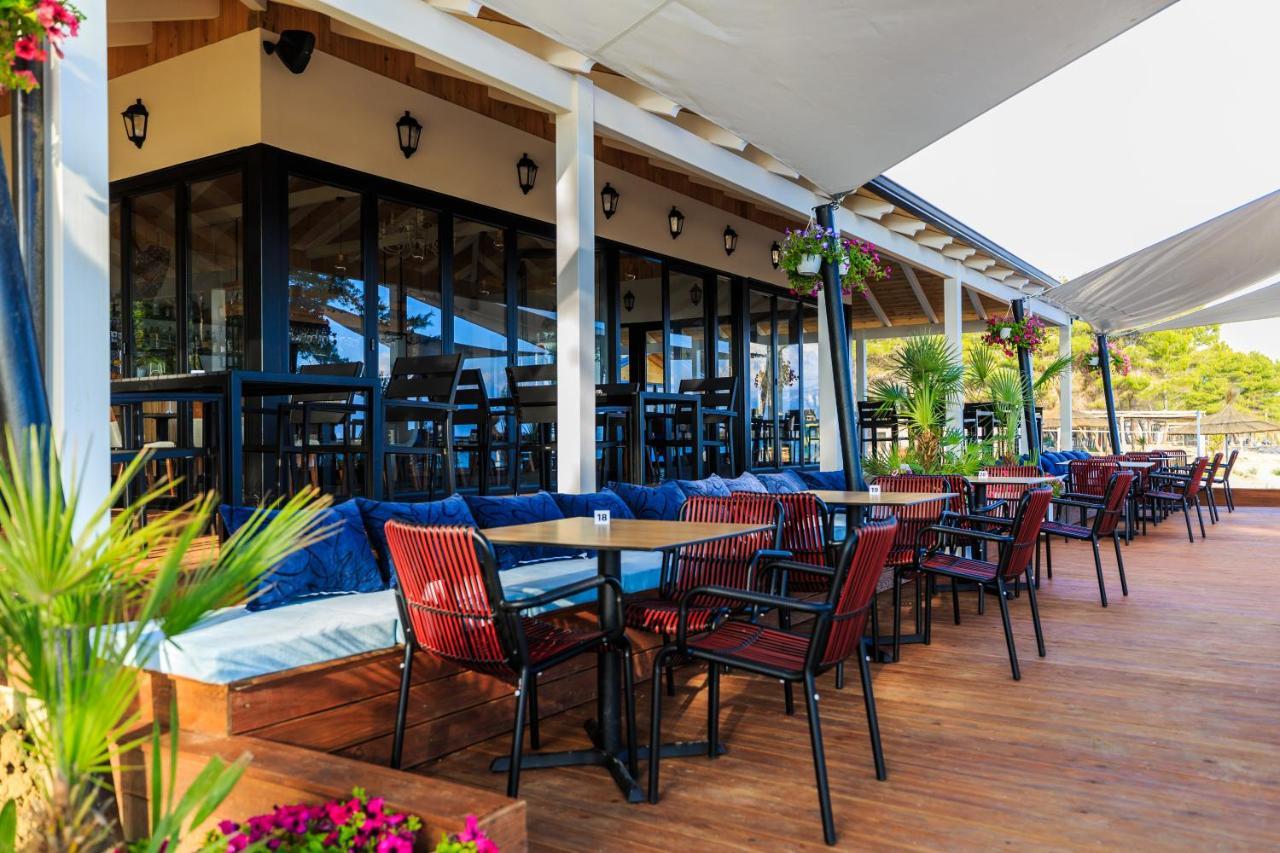 Ecuador Resort Zvernec Екстер'єр фото