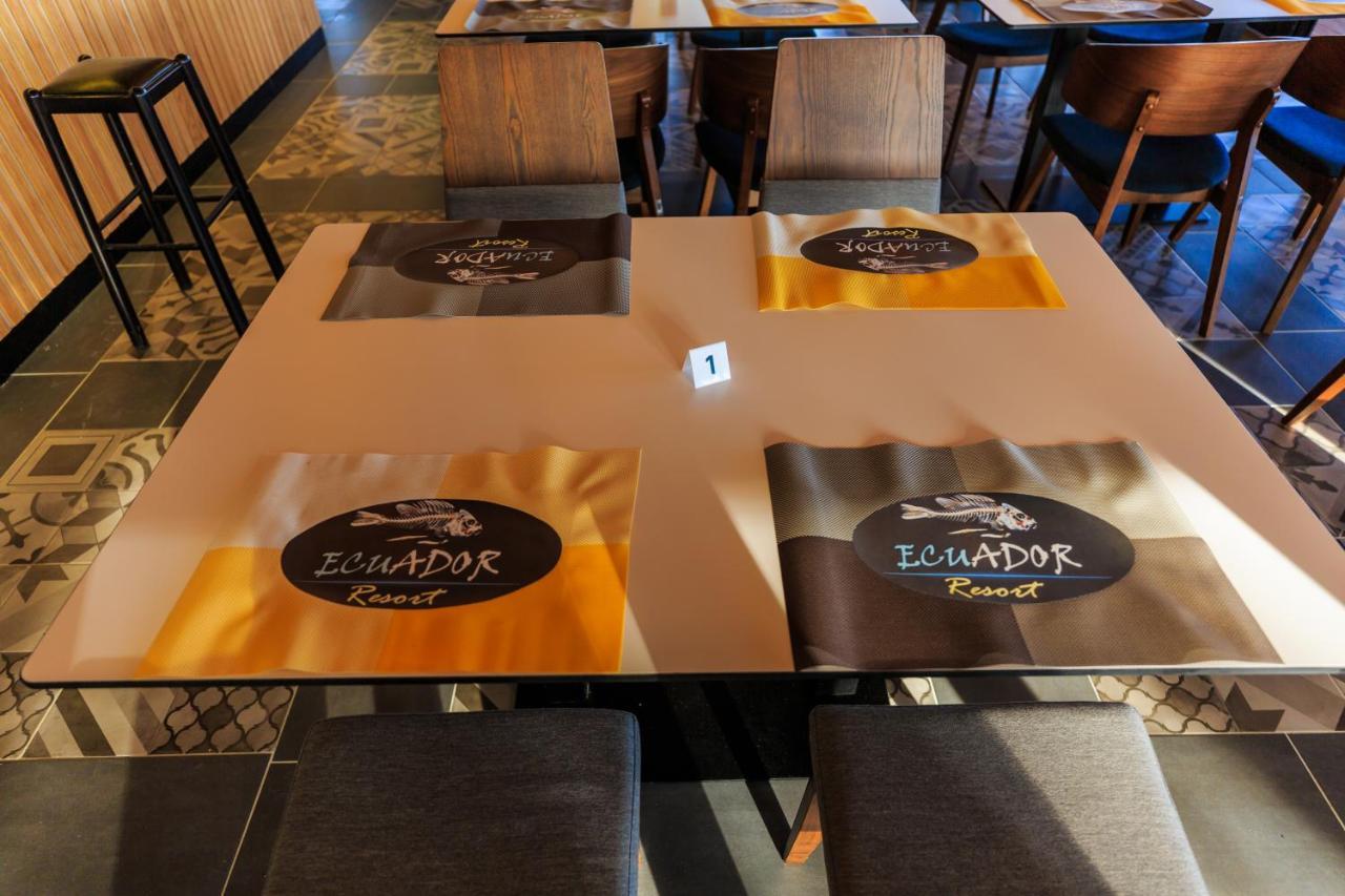 Ecuador Resort Zvernec Екстер'єр фото