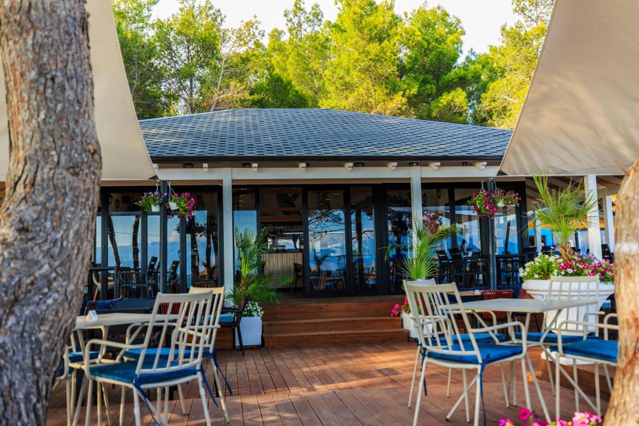 Ecuador Resort Zvernec Екстер'єр фото